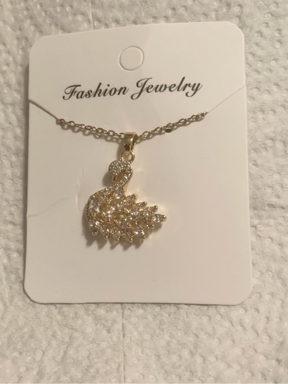 NWT Fashion Jewelry Gold Swan Pendant Necklace NEW